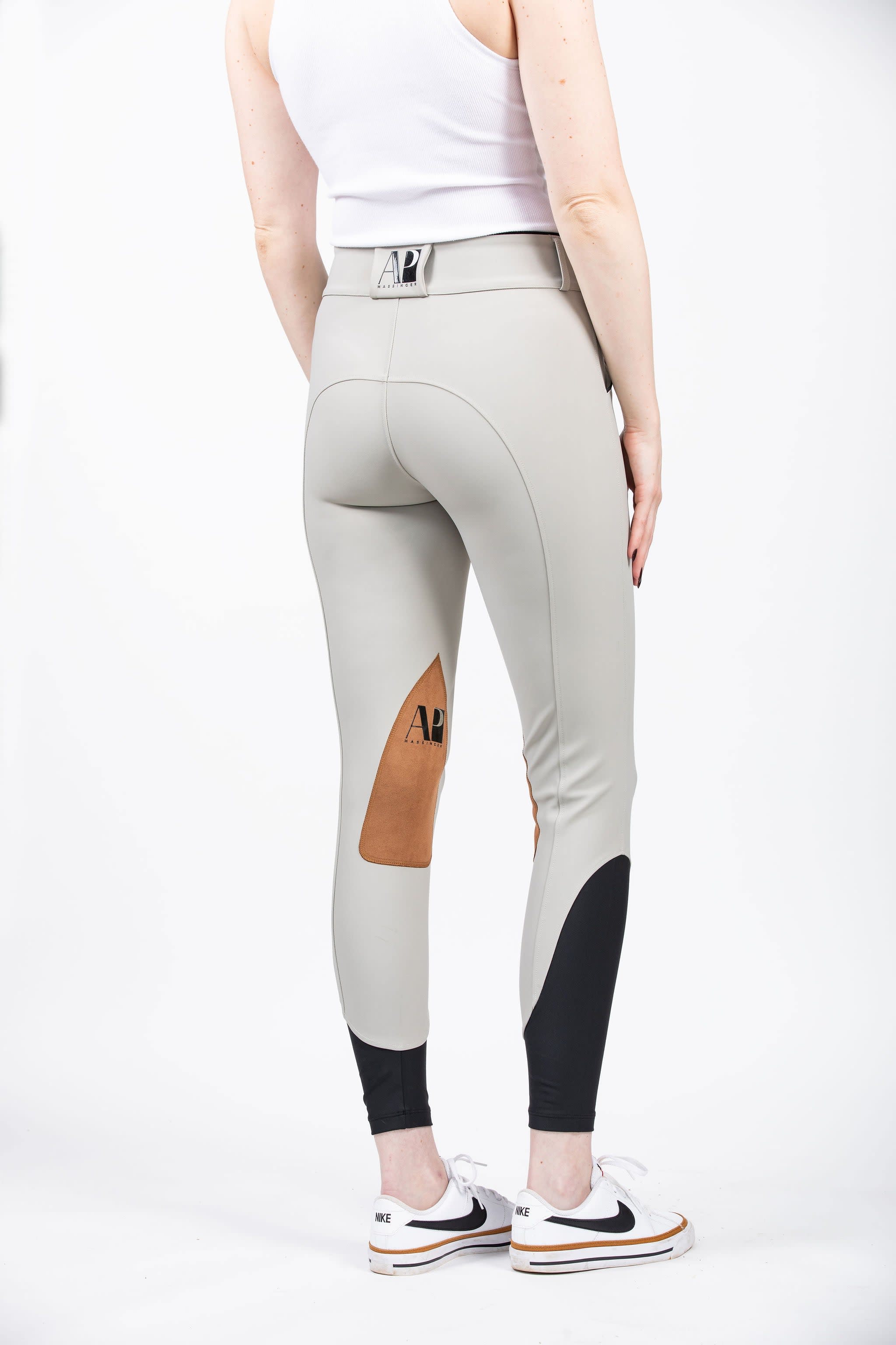 Hassinger Women's Hunter Front Zip Breeches - Beige - Hassinger
