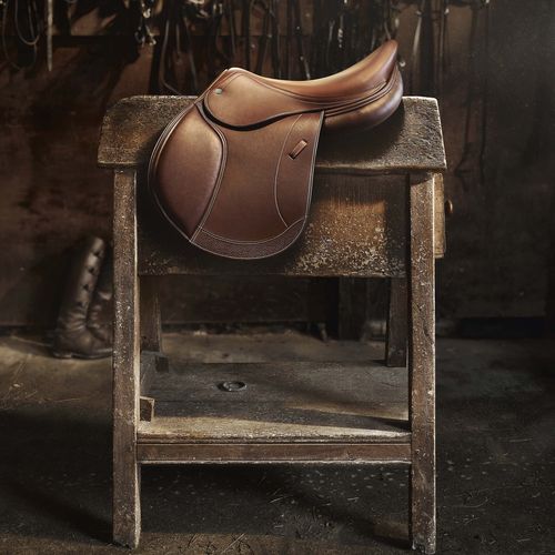 Crosby Prix De Nation Covered Close Contact Jump Saddle - Oiled Cognac