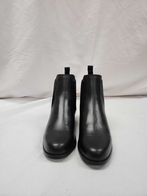 BARGAIN BARN: Ovation Women's Finalist Elastic Side Jod Boots - 6 - Black